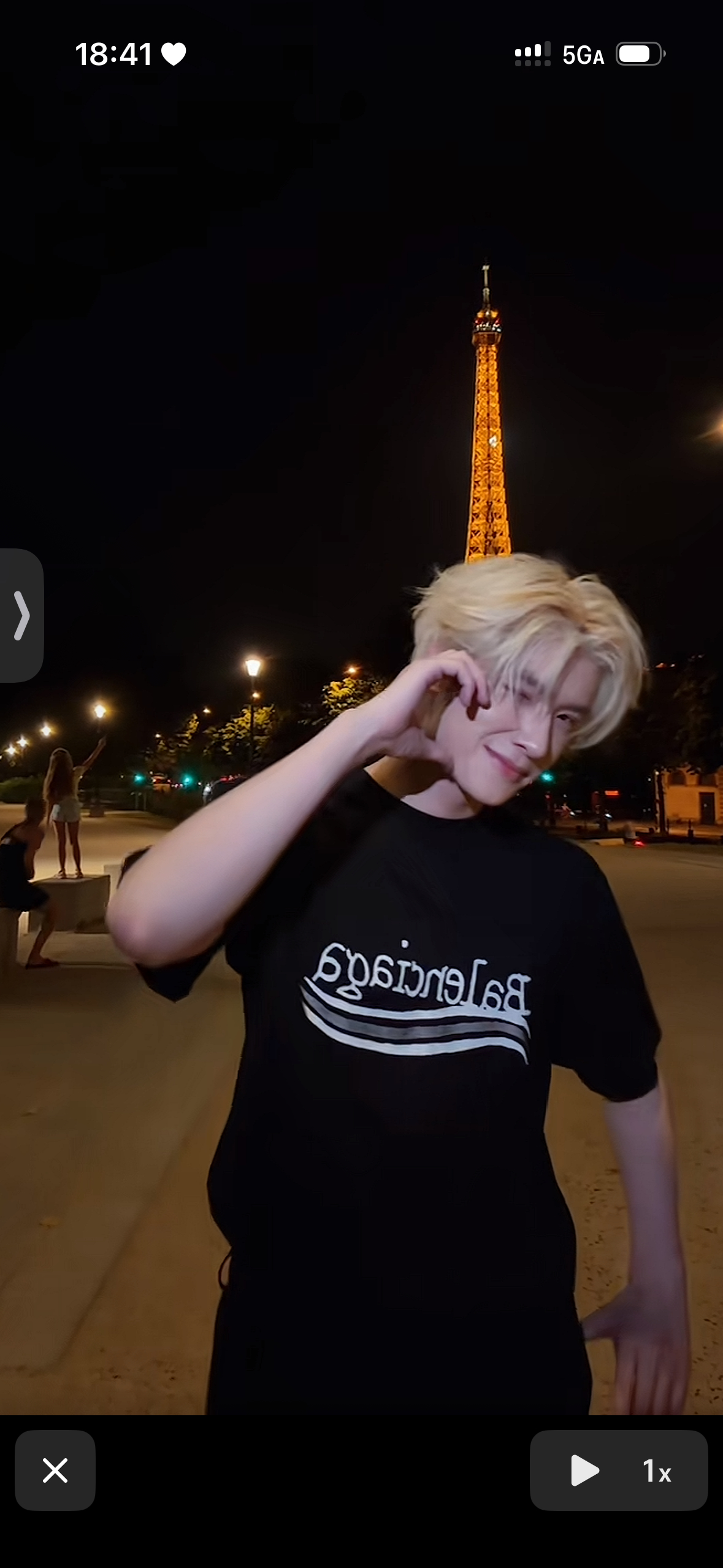 这种在巴黎铁塔示爱的条件也不是人人都有的对吧 啧。恋爱脑