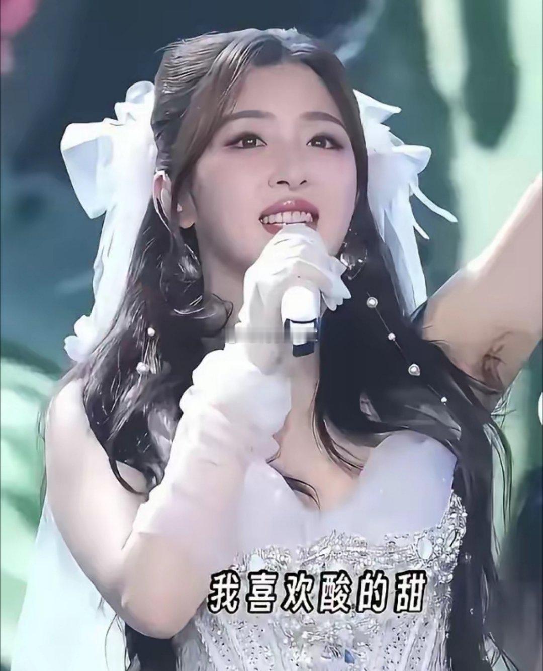 女明星有腋毛居然也是一种错吗？ 