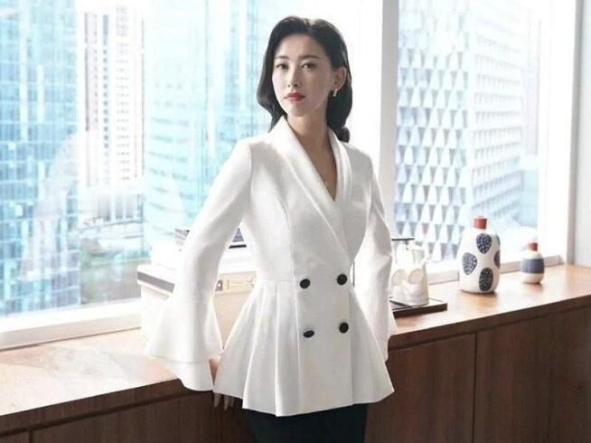 我特别羡慕那种接得住赞美的人。
从小，我们所受的教育是要谦虚，不能骄傲。
别人夸