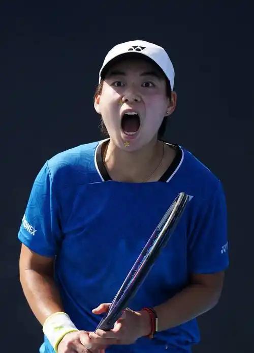 特大喜讯🎉白卓璇获得澳网正赛首胜🔥2026澳网女单首轮，🇨🇳白卓璇挽救赛
