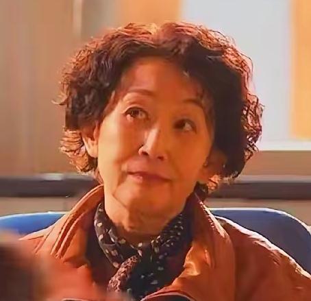 陈瑾演知识分子，自有儒雅风骨；扮执法者，自带凛然威严；诠释小偷，又将那股油滑卑琐