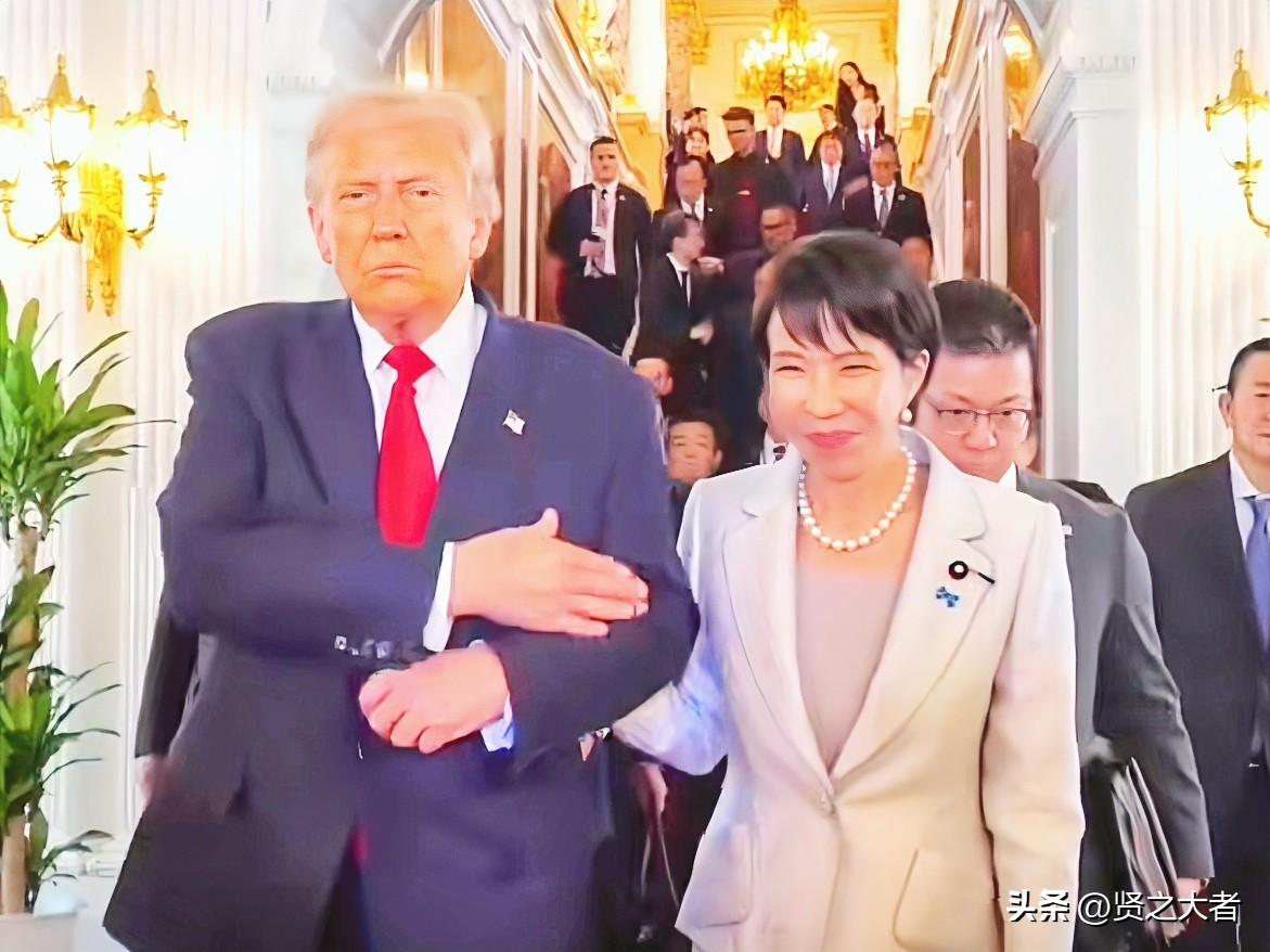 美国的亚太战略里，
需要一个高度武装又十分听话的前沿堡垒。
而高市早苗无疑是美国