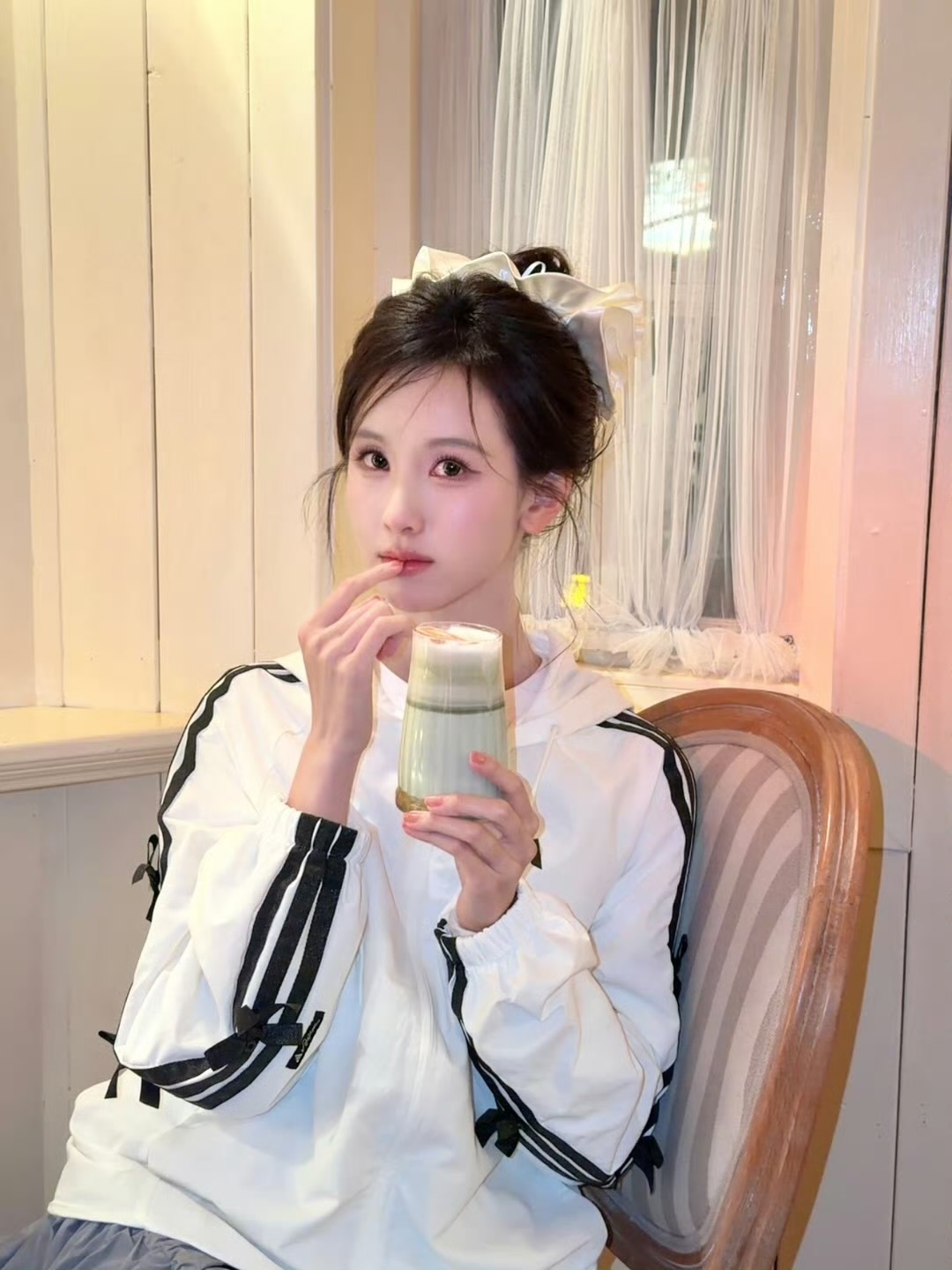 陈都灵今日营业live图，好萌的嘟嘟兔🐰 