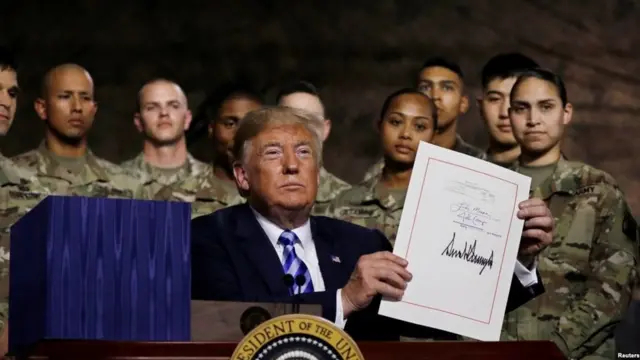 美国年轻人注意了，今年12月起，26岁以下男性将被自动纳入征兵登记系统。这是特朗