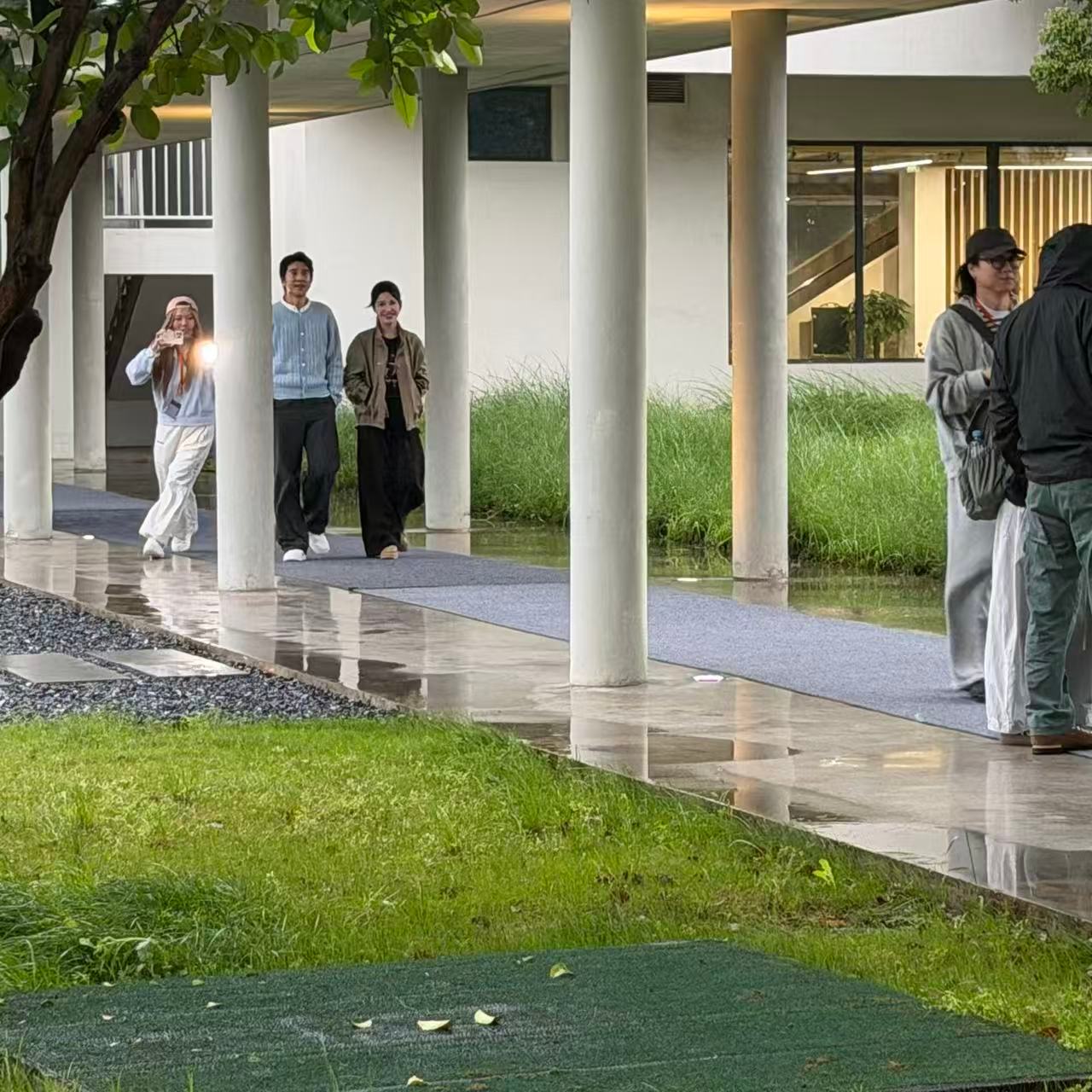 杨子姗赵又廷致青春超长售后杨子姗赵又廷时隔13年同框杨子姗与赵又廷的时隔十三年同