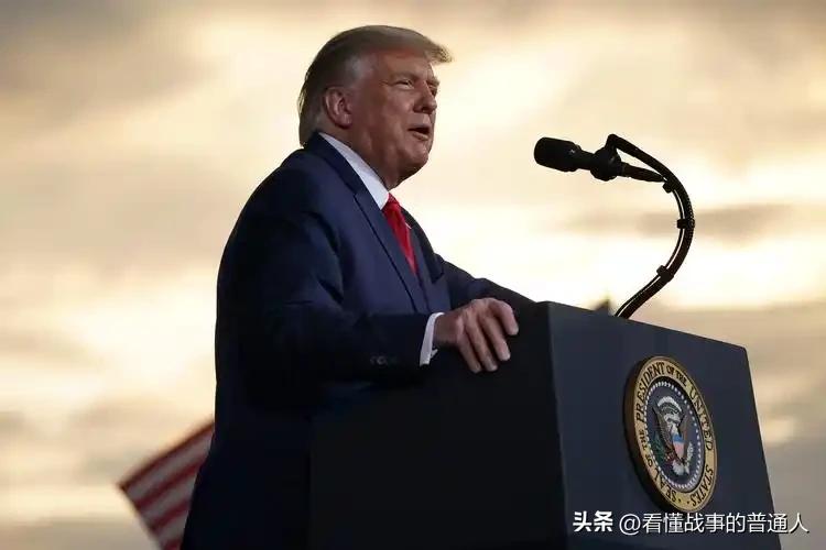 想把全球油阀改名为特朗普海峡？这简直是拿美式家底在深渊跳舞！既然特朗普执意要在三