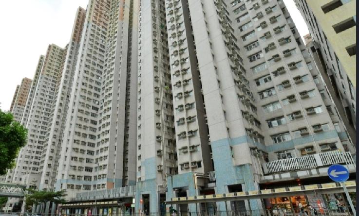 珍惜生命，香港筲箕湾爱礼街2号一屋苑单位，今日（4月17日）傍晚6时许，一名56