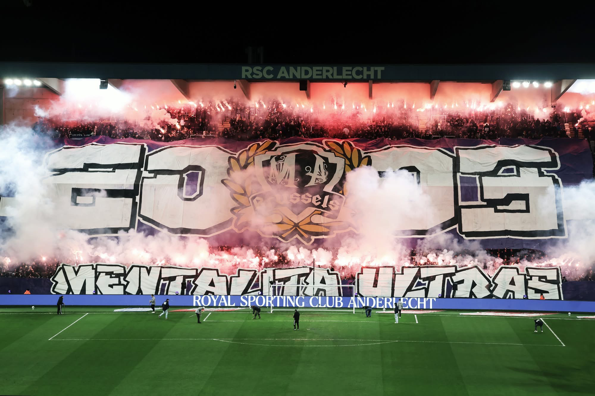 比甲，安德莱赫特看台ULTRAS