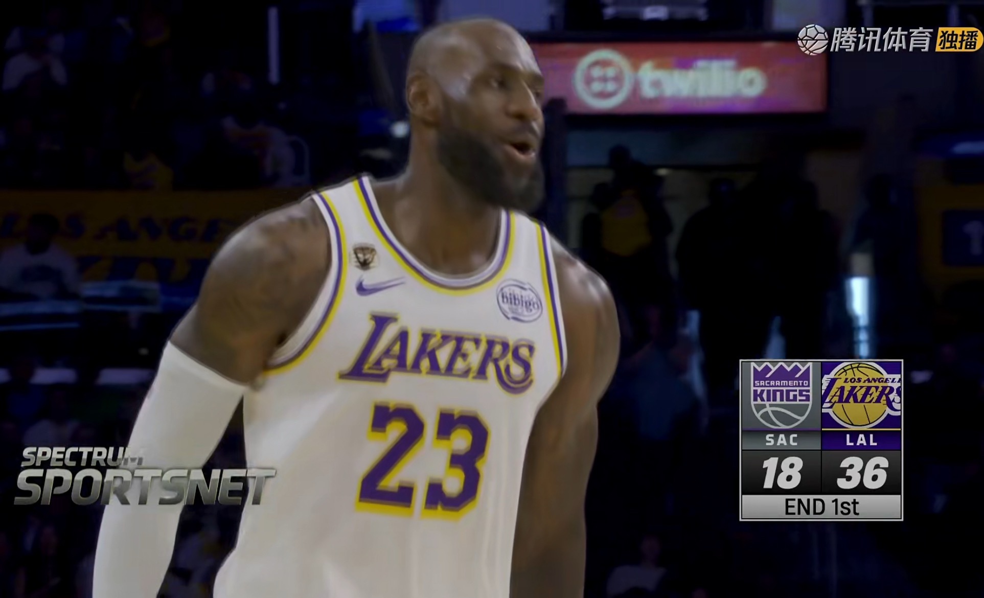 第一节结束，湖人领先国王18分！ 