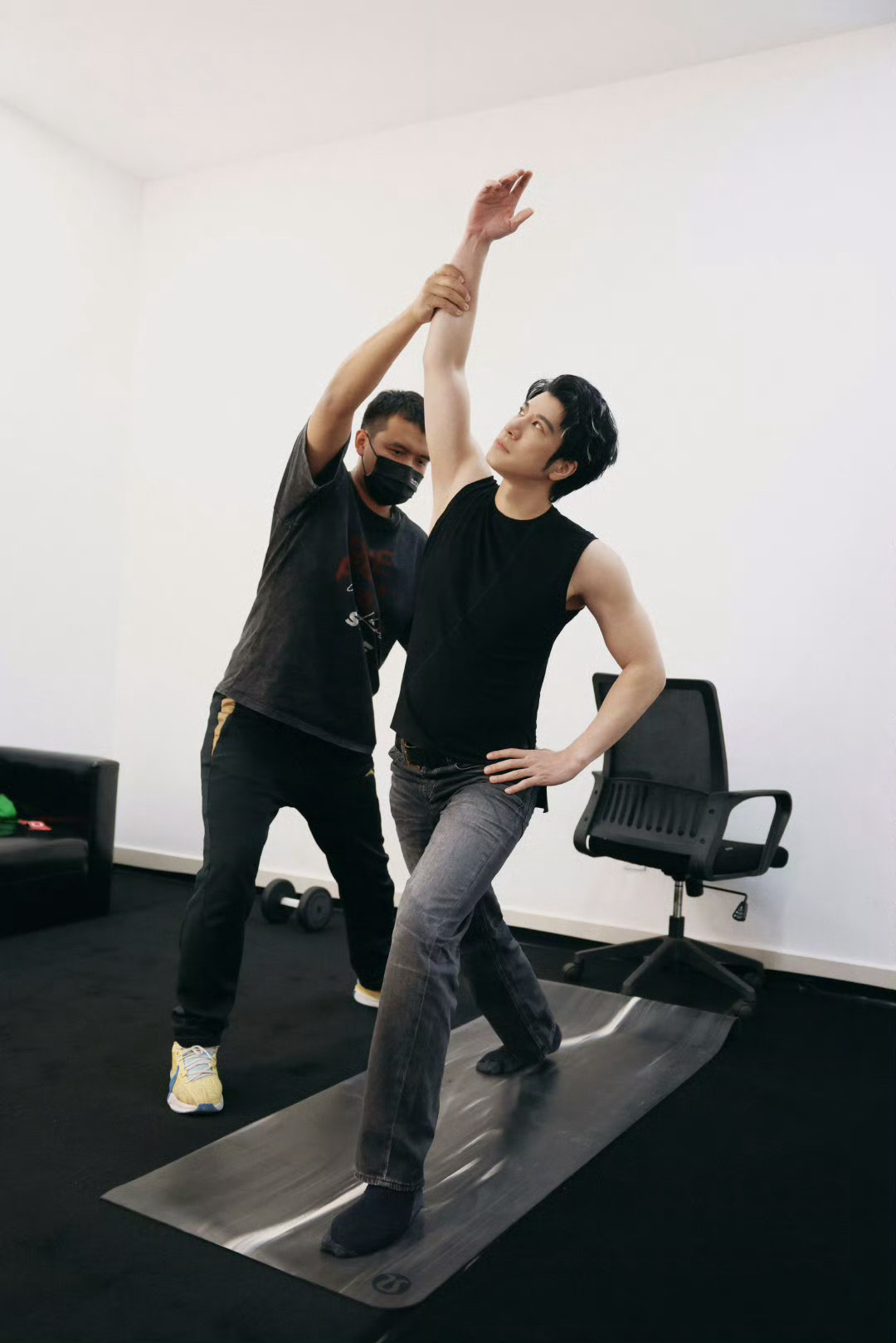 王力宏最好的地方巡回演唱会舞台上的王力宏又帅又会撩，钢琴、小提琴、吉他炫技无缝切