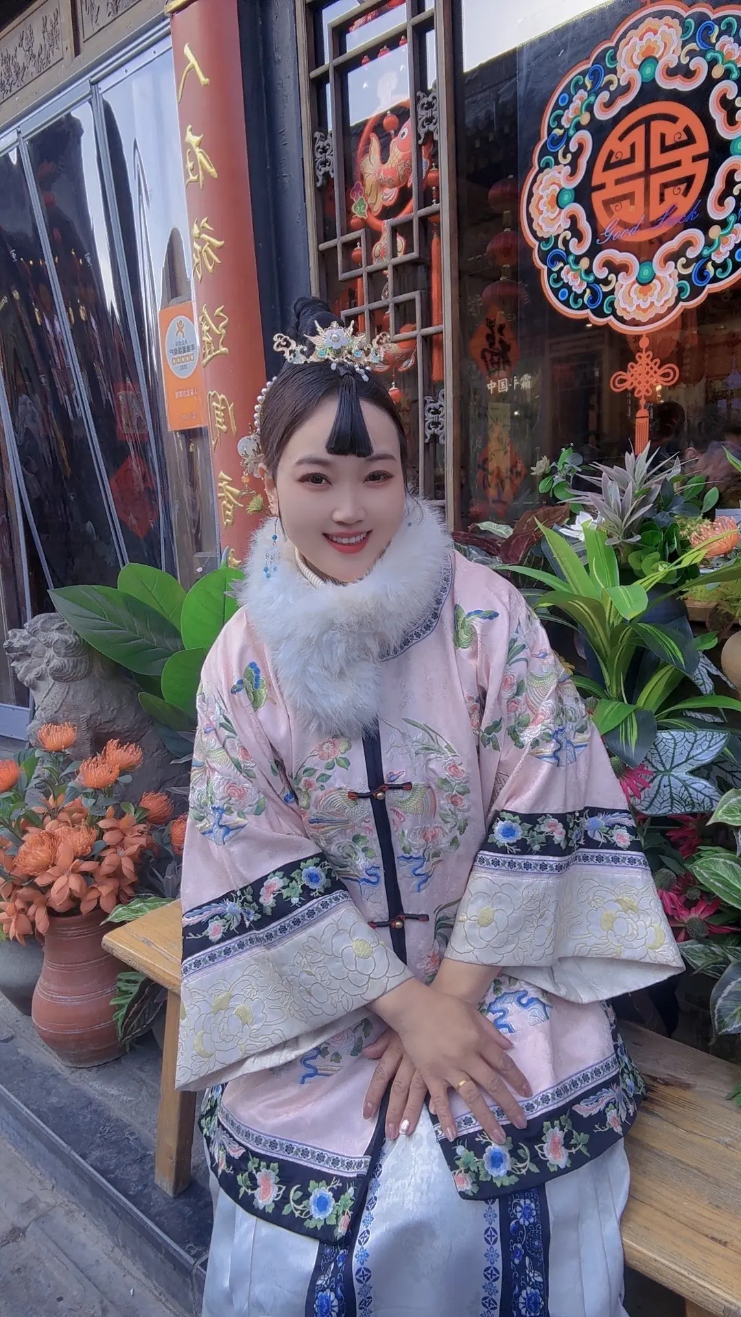 📍shanxi🏮总要去趟平遥吧，吹吹古城墙的风，走一走明清街，去一...