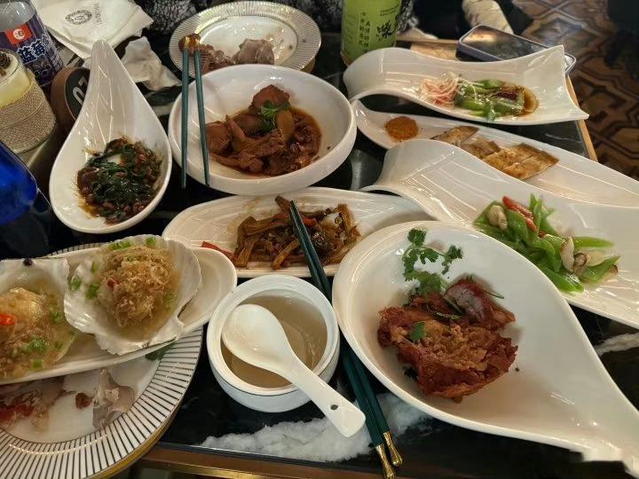 #5万每人的春节高端旅游专列早早售罄#【春节产品提前两个月售罄，5万元一人的“陆