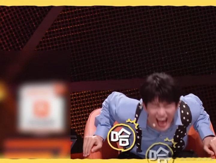 黄子弘凡学美声的就是笑得不一样很难不留意黄子弘凡的笑声，不愧是学美声的，发声方式