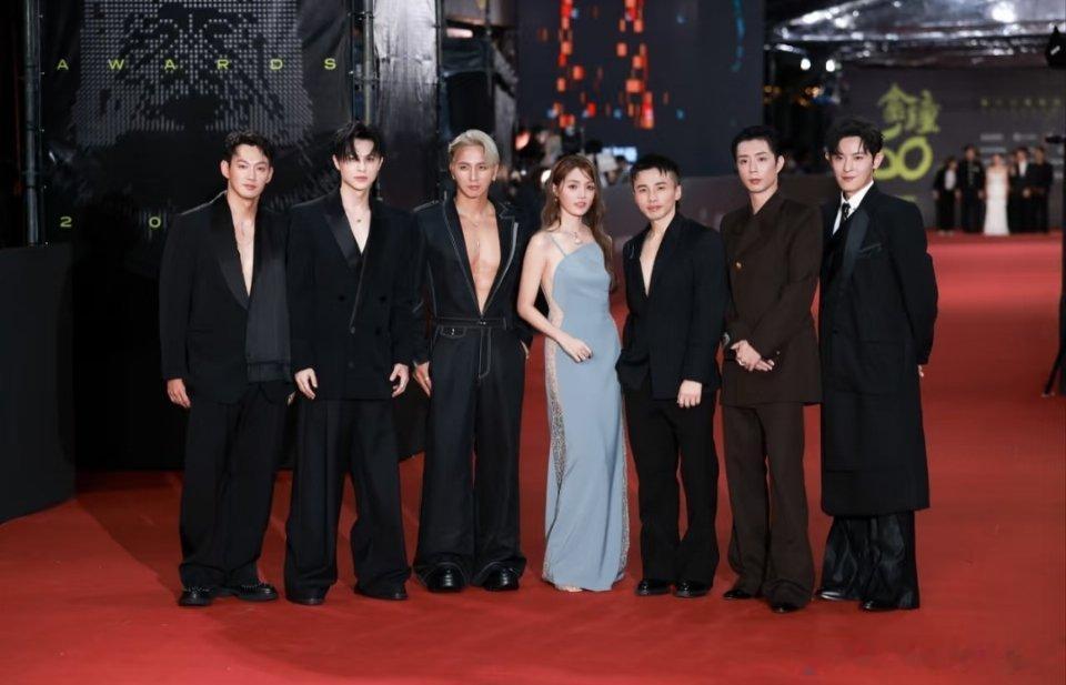 棒棒堂六个人的合.体综艺才拿了金钟奖，今年王子又翻.红了，怎么会这样？范姜彦丰发