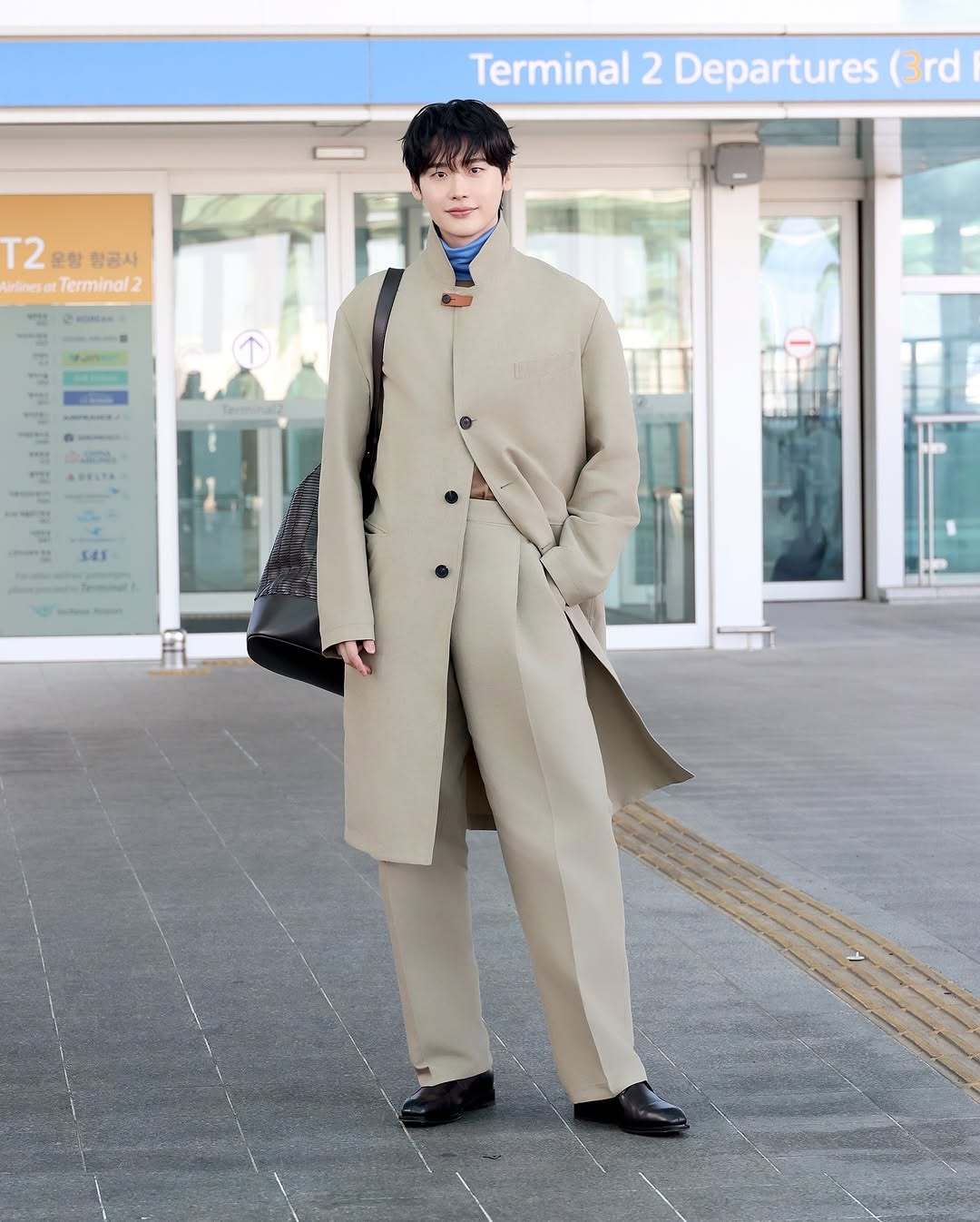 李钟硕✖️Ferragamo 2026秋冬大秀 机场出发米兰时装周时装周