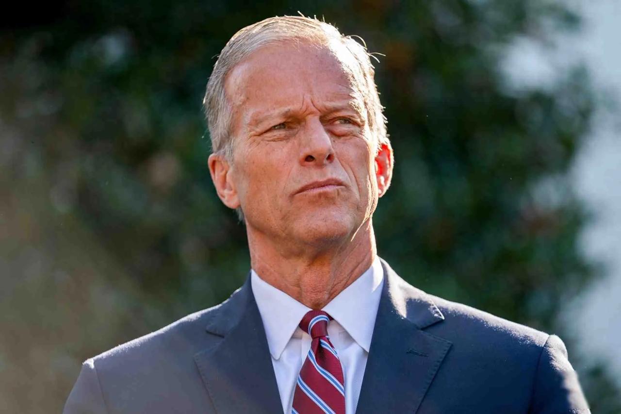 美政府停摆40天，议员周末加班，法案能过吗？

美国联邦政府已经停止工作达到四十