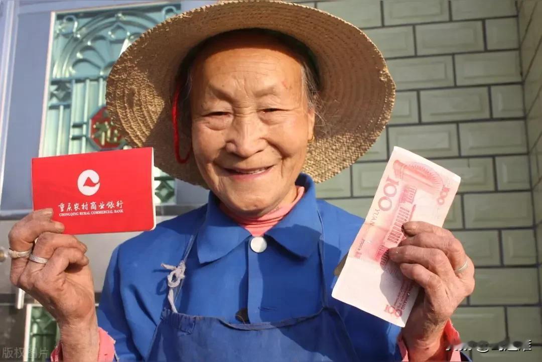 有些人真的是个怪物，没有社保的时候，羡慕别人有社保，国家听取了他们的呼声，要在全