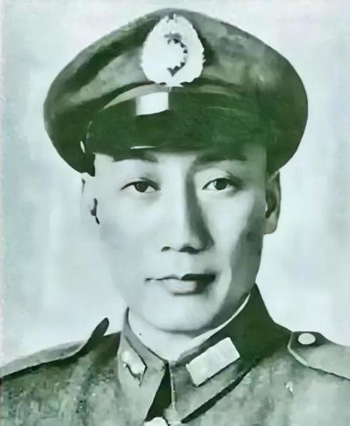 1949年，韩任民独子被蒋介石枪毙，他闭门三天不吃不喝，第四天撕碎赴台机票：这退