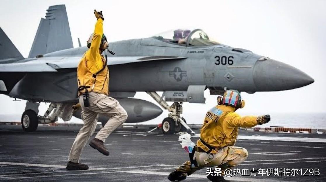 突发消息：
美国已下令其军方打击任何对通过海峡的船只构成即时威胁的伊朗伊斯兰革命