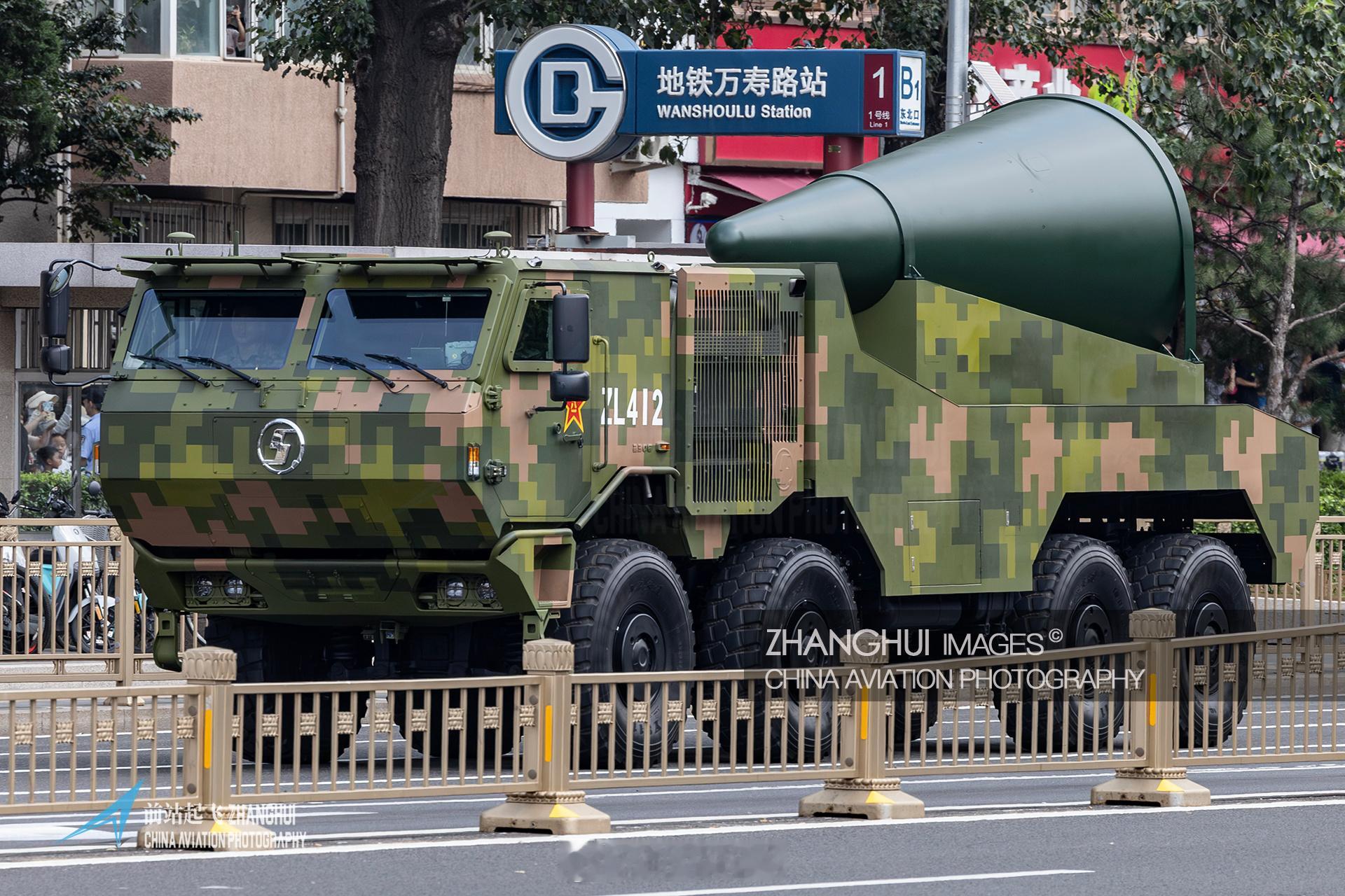 阅兵九三阅兵解读镜头里的阅兵东风61都是你们没见过的洲际导弹吧！这次我们是第一次