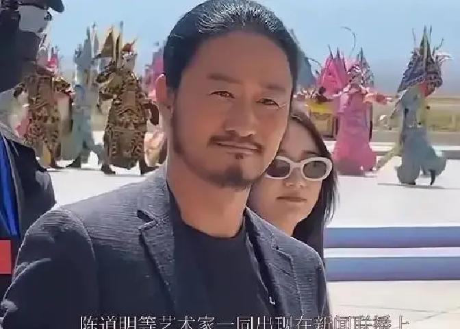 他们以为吴京只是来好莱坞刷脸的。
他转身就用《巨齿鲨2》改了规矩：中国武术不是点