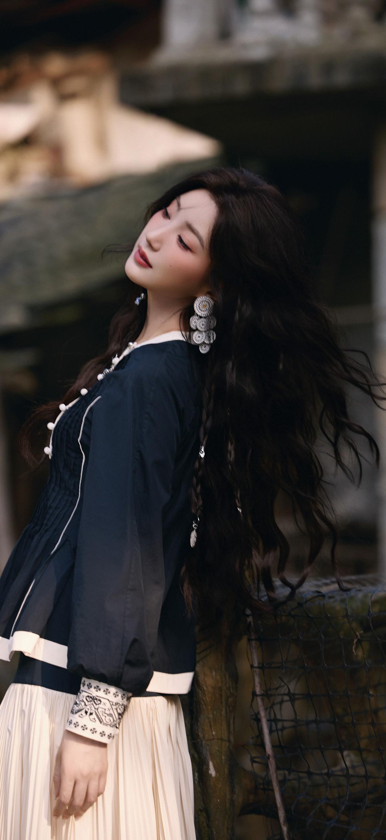 美女壁纸-第6115期-毛晓彤