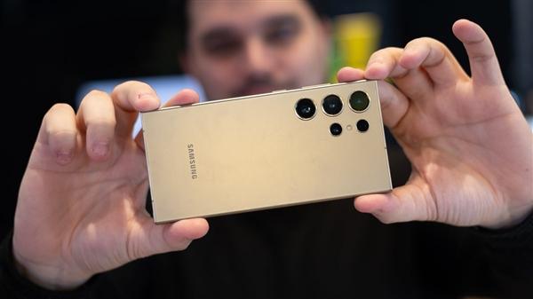 三星正式推出了Galaxy S24系列手机，包括Galaxy S24、Galax
