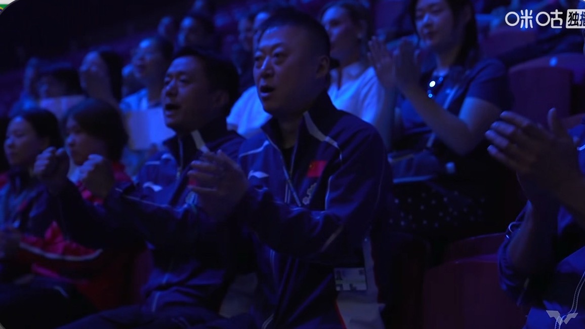 老琳不在下面 老琳在上面呢其他人都在的 