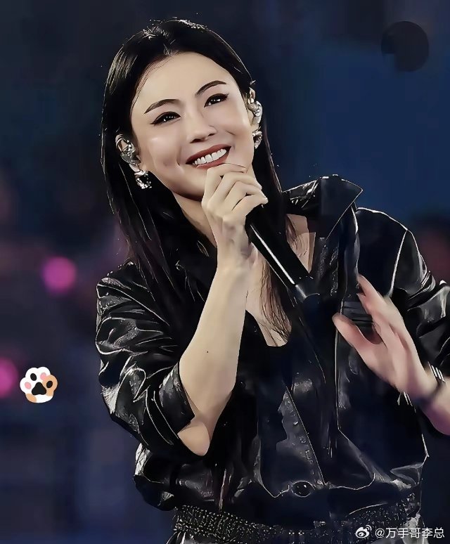 我开始理解谢霆锋了张柏芝什么都好就是有一点让人不理解，那就是她的审美水平看到张柏