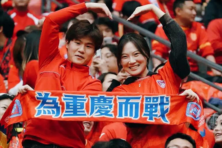 3场3-3！
中超川渝德比之战，
不输德甲两场的精彩。

昨晚德甲，勒沃库森对海