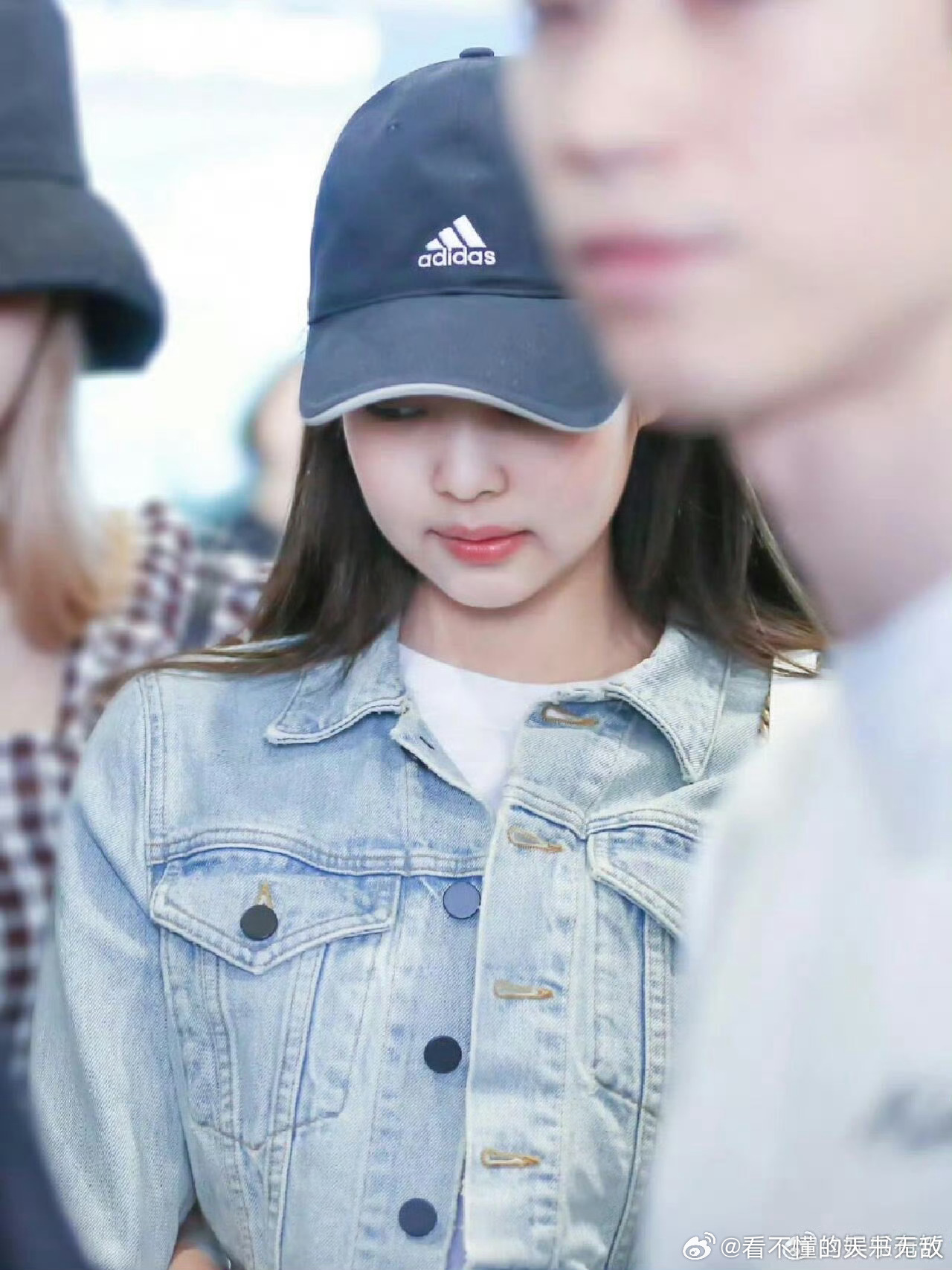 Jennie一顶帽子戴七年遇到型好的帽子不容易 