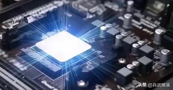 美国同意英伟达的芯片只要回到国内建厂，就能卖给中国。

中国直接给出明确规定，只