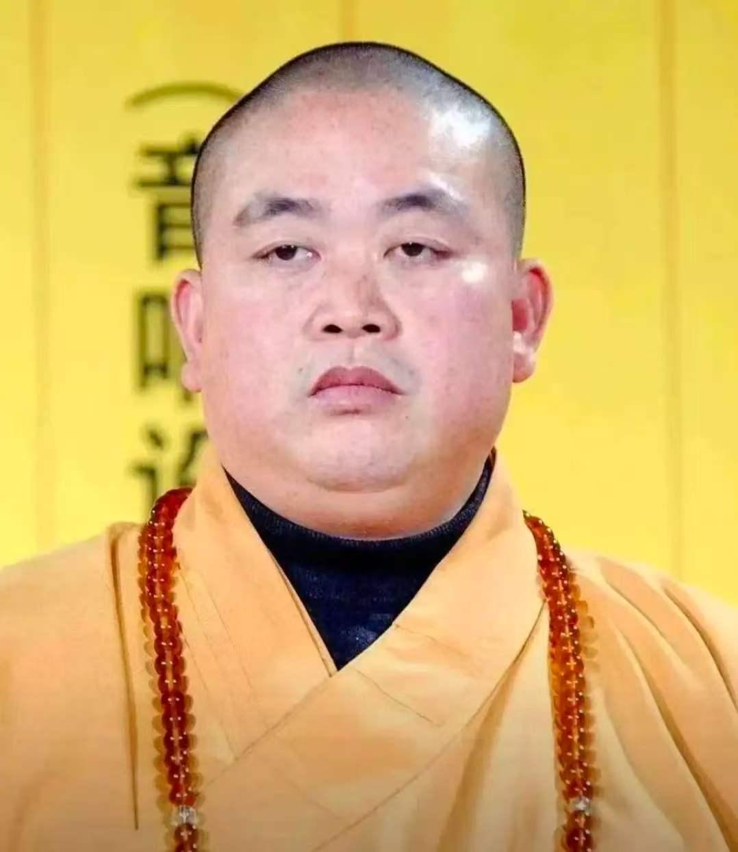 释永信进去了，
贪污超3个亿，只罚了350万，被判了24年，
不知道他的情妇们和