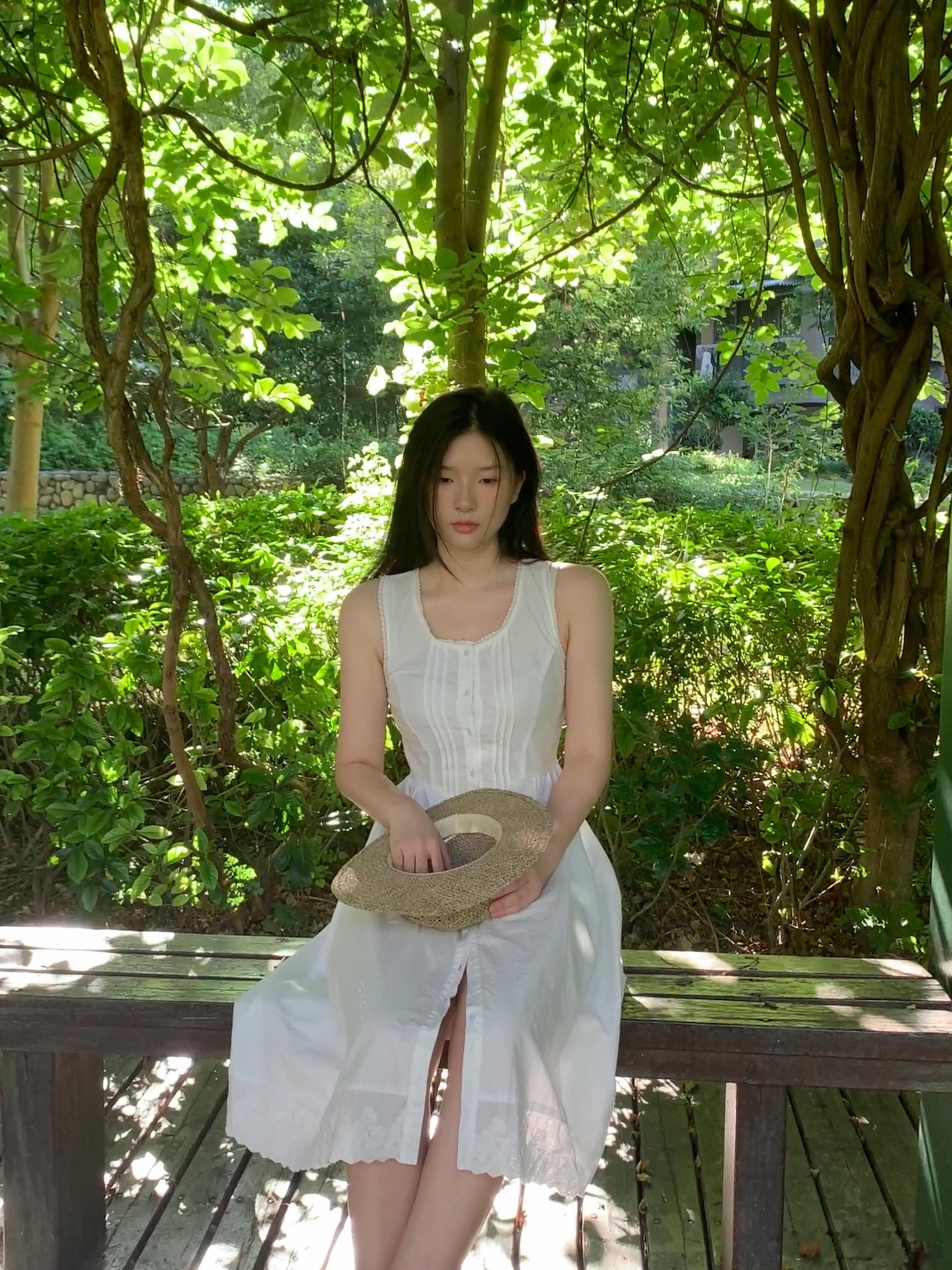 “光在身上跳跃🍃”#上海约拍[超话]##杭州约拍##客片分享# ​​​