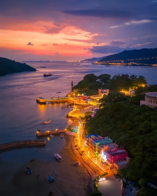 🇭🇰去一座会发光的彩虹小岛看日落吧！