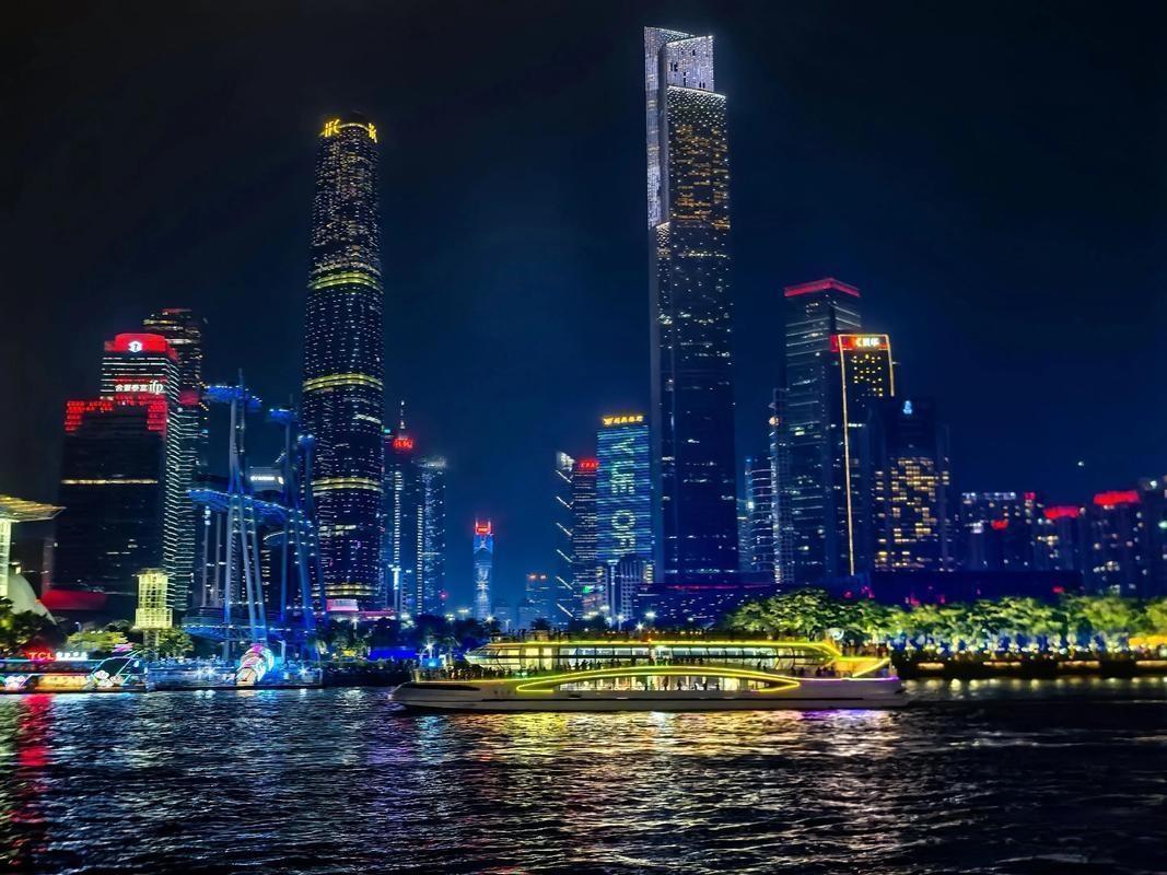 广州官宣：家里存款破10万亿！北上广深终于“名副其实”？


广州人，今天可以硬