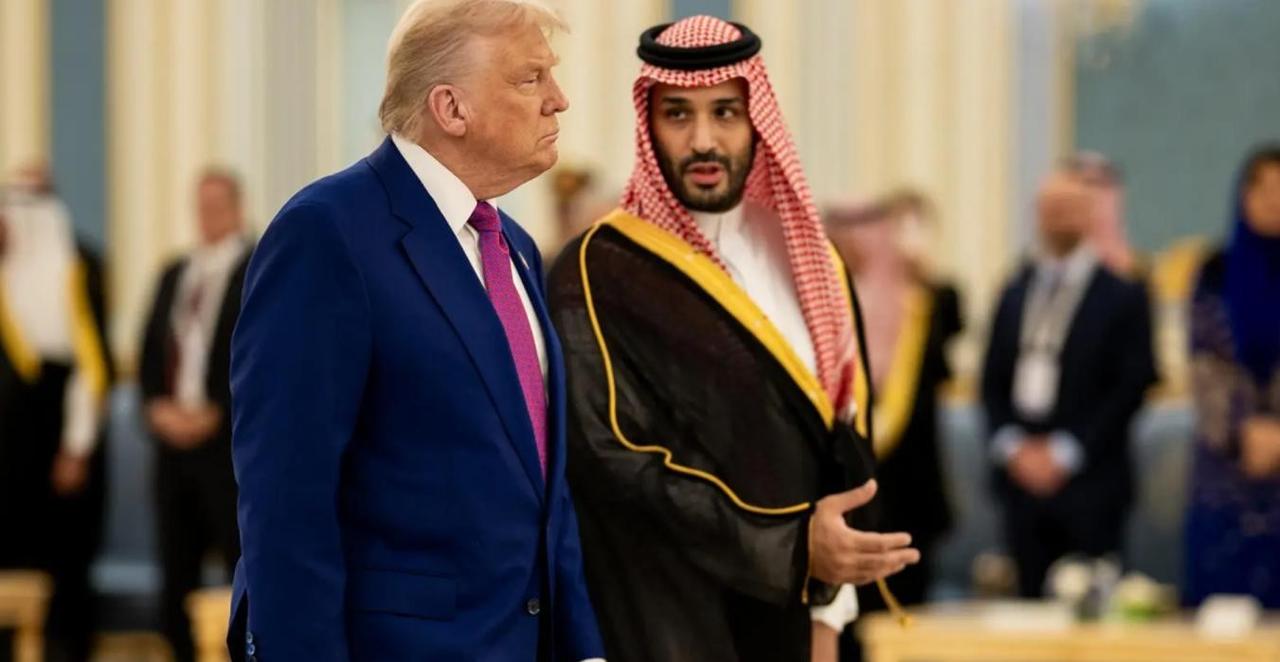 2026年初，伊朗国内因为通胀和货币贬值，爆发了多起抗议。美国那边不停施压，特朗