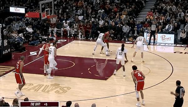 伦纳德还是很强，这一招中距离无人能敌，哈登终于有了帮手



伦纳德面对亨特防守