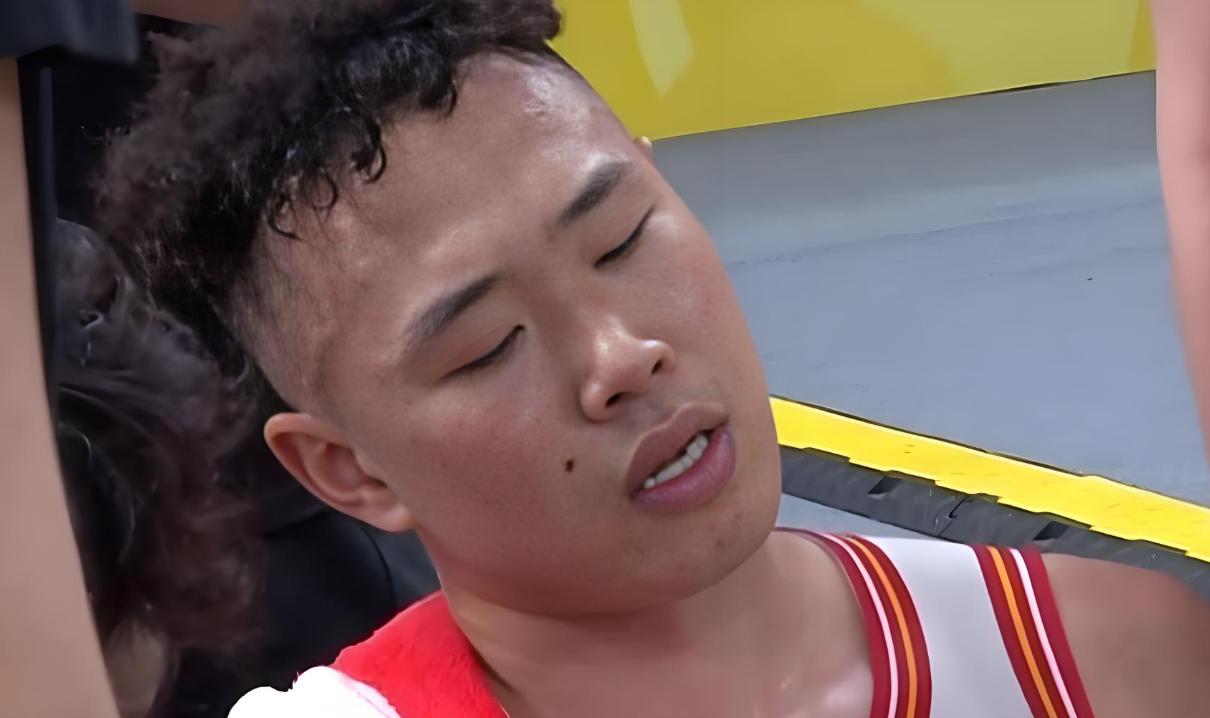 迷失的 MVP！贺希宁半决赛三场数据断崖式下滑，常规赛战神怎就哑火了？

作为深