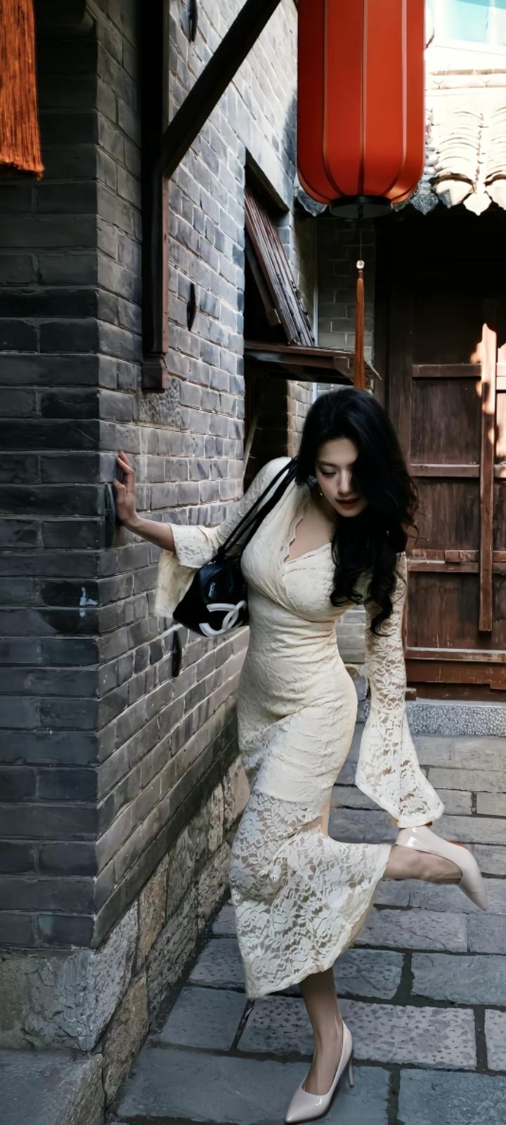 试对：

岁月如诗吟万古
红尘煮酒醉千秋

******

网图侵删