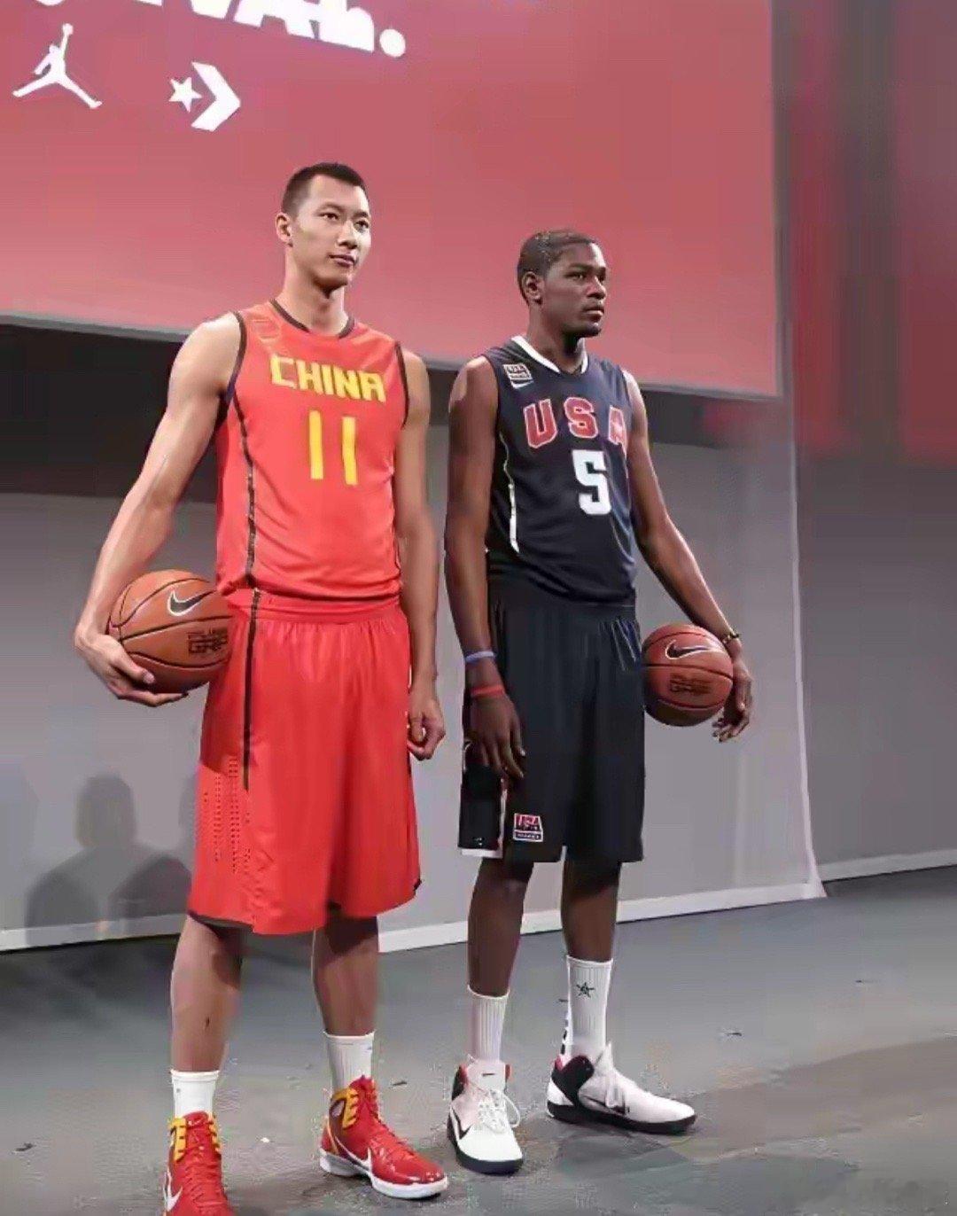 有时候天赋的差距非常明显。就拿杜兰特跟易建联对比。作为同一届2007年的选秀球员