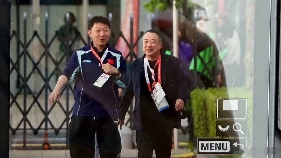 9月21日，刘国梁现身名古屋，来看亚运会了。刘国梁来看亚运会了刘国梁现身名古屋 