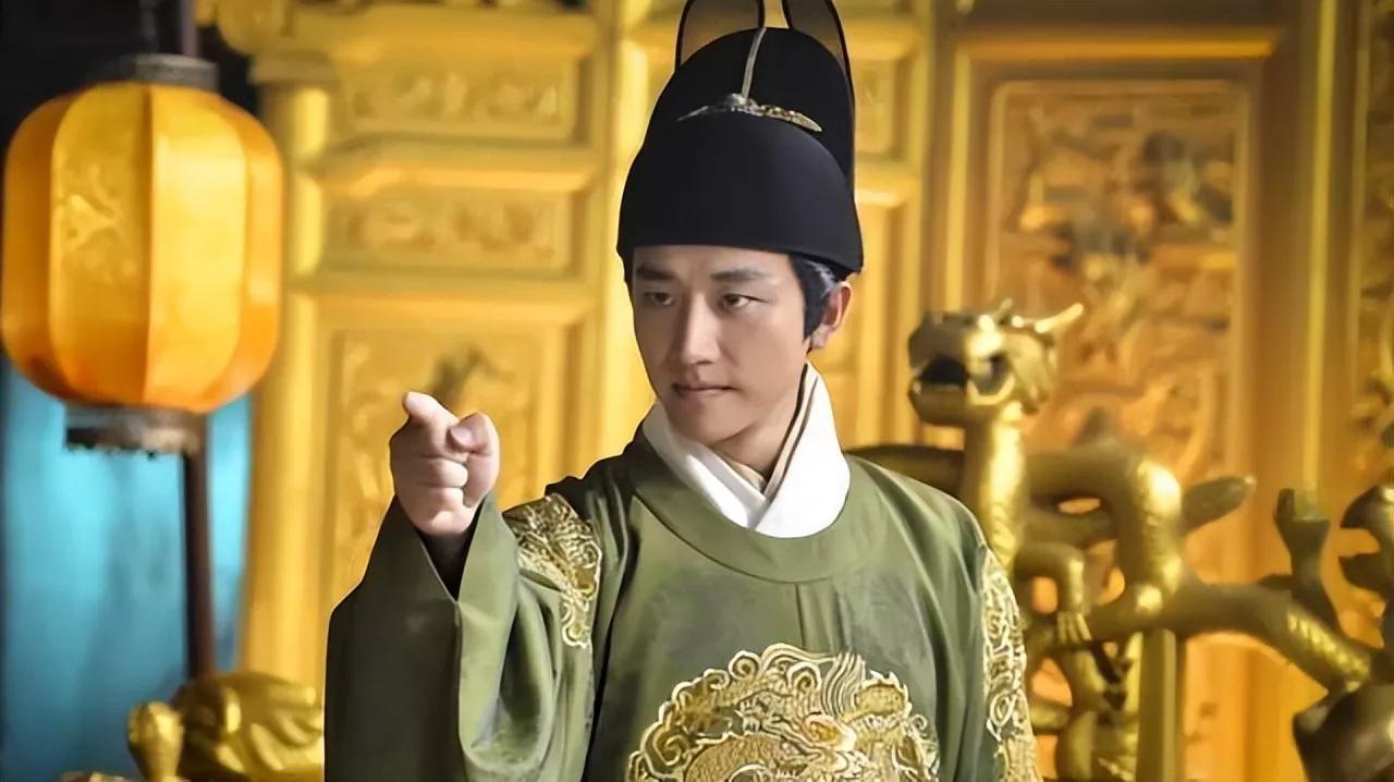 建文帝的手段比朱元璋还狠，一句话逼得叔叔全家自焚。

你要是认为建文帝失败在心软