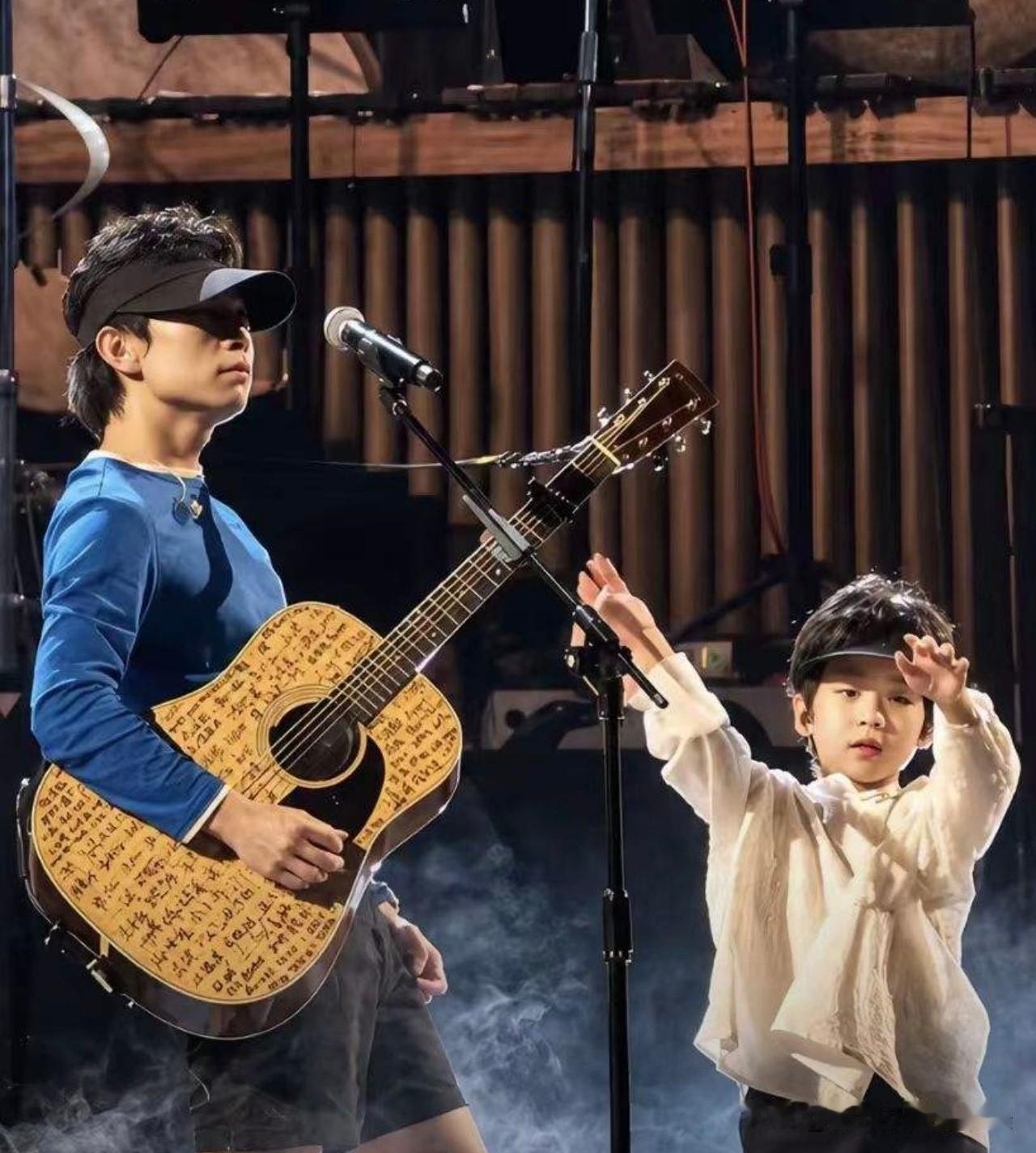 我宣布，9月12日北京鸟巢那场演唱会，

可能是今年最不像演唱会的一场演唱会。