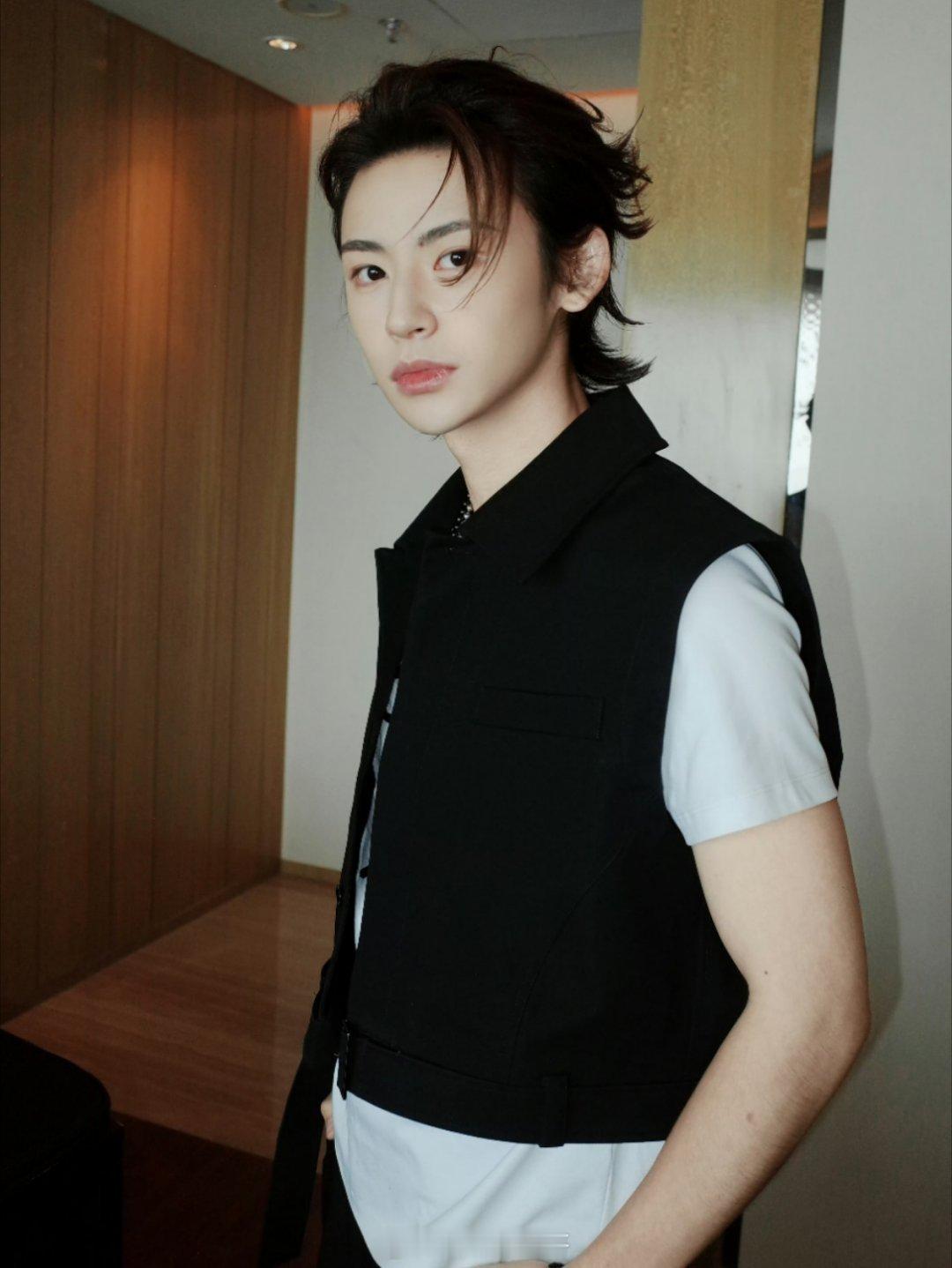 王琳凯11月13日飞行《你好星期六》 ​​​