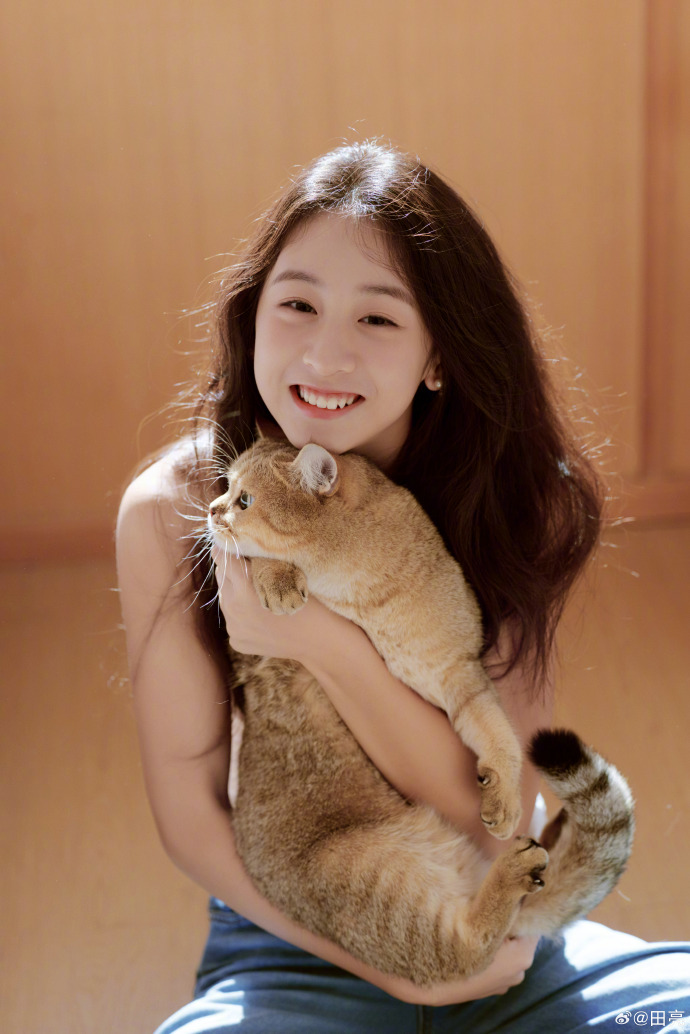 田亮、叶一茜晒照庆祝森碟18岁生日，网友：风一样的女子长大了