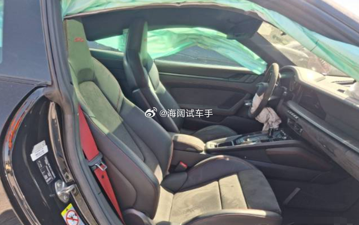 大事故保时捷911，这是2023年在巴西上的牌，跑了六千多公里，此车要价折合人民