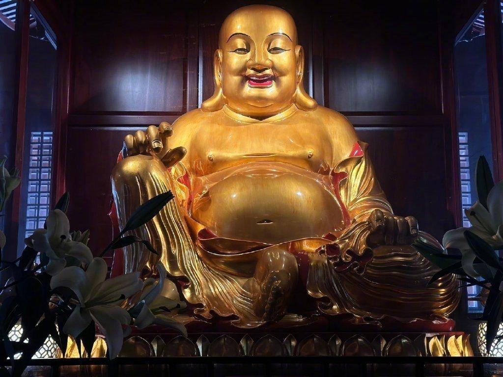礼赞，可得吉祥与欢欣，近期，困扰的事都会迎刃而解。 ​​​