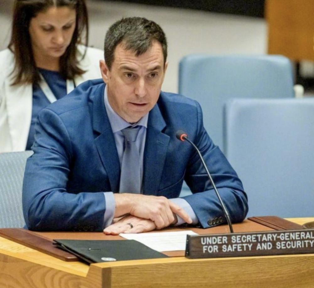 以色列这次玩大了，强行扣留并训问联合国副秘书长！只因他去过加沙。

当地时间5月