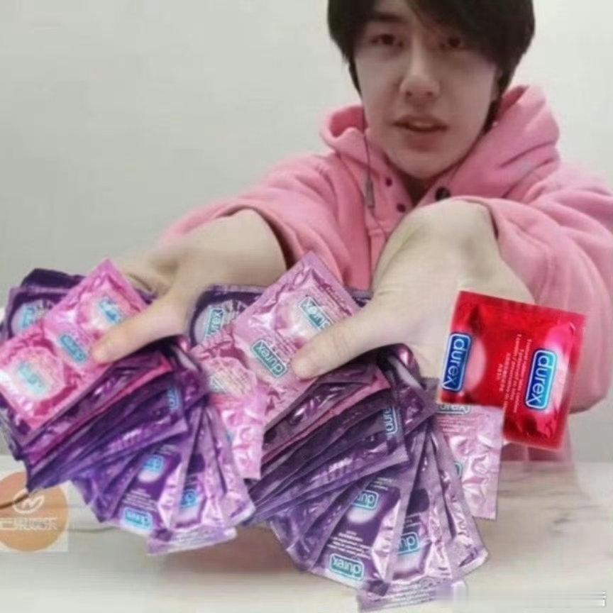 如今再看这张图我已经换了角色是哥哥还是妹妹我自有分辨 